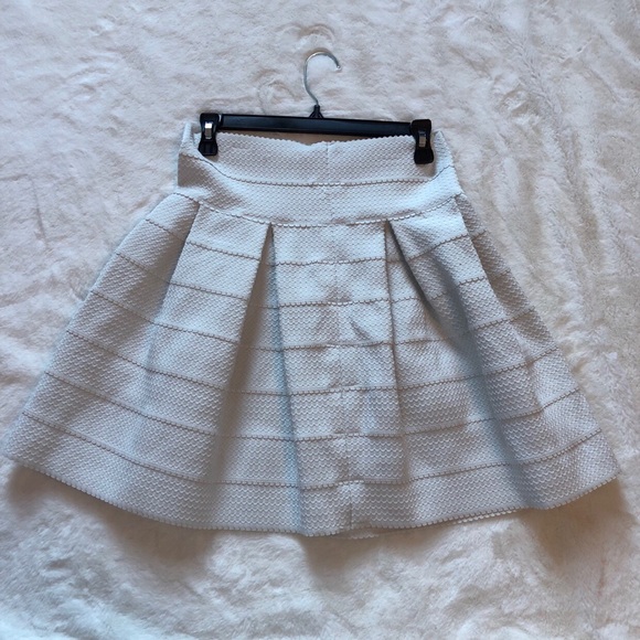 High waisted peplum skirt. - Picture 2 of 4